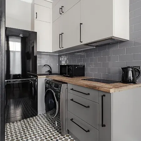 Centre Silver Apartment