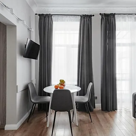 Centre Silver Apartment *