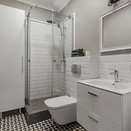 Daire Centre Silver Odessa